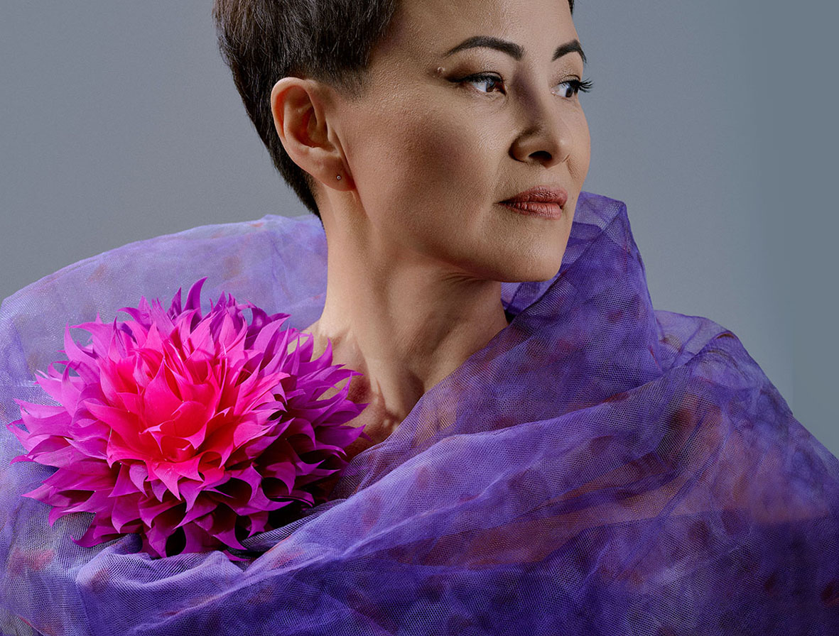 Chrysantemums made of feathers